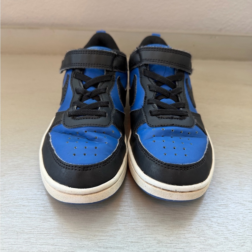 Nike Youth Black and Blue Sneakers - Size 1.5 - Picture 3 of 5